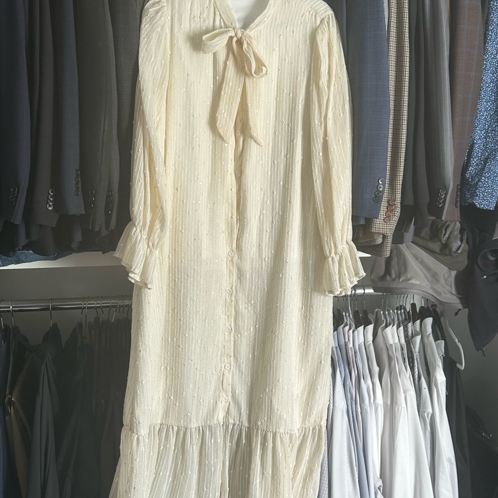 Elegant Cream Dress with Bow Detail